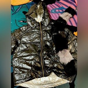 Coat ( like a wind breaker)